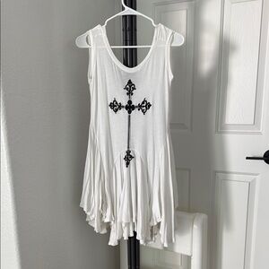 Wildfox Women’s White Sleeveless Tunic dress with Black Cross Graphic